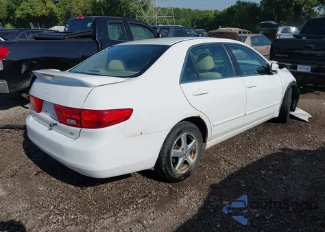 2005 Honda Accord 2.4 Ex z USA, uszkodzony, nr VIN 1HGCM56795A086155